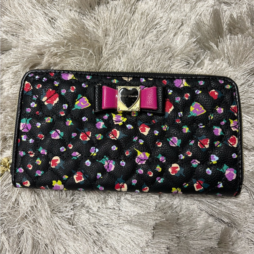 Betsey Johnson Black quilted patterned Floral Women's Wallet